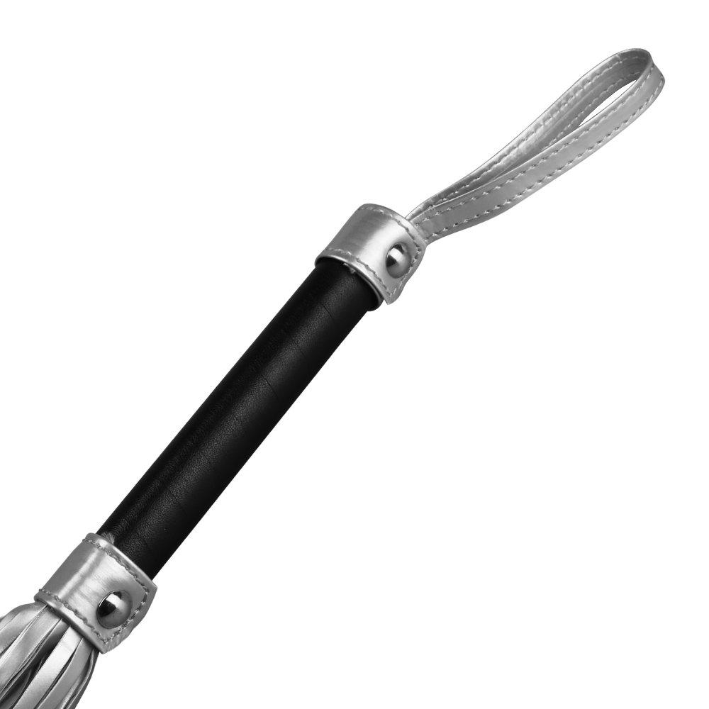 שוטי BDSM מבית WHIPLASH – חוויה חושית ומעצימה